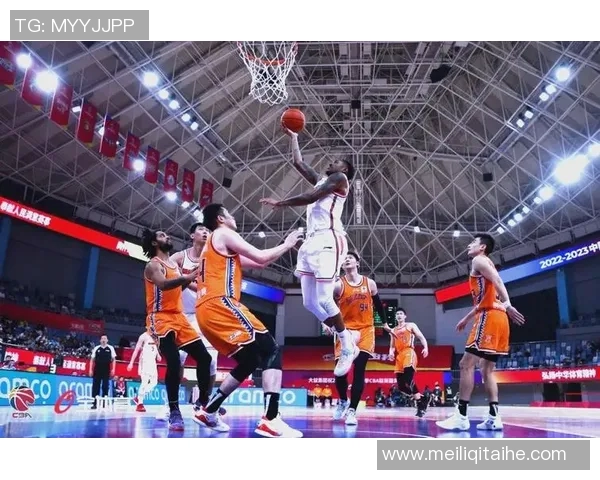 2015年CBA季后赛北京队与上海队激战回顾与精彩瞬间分析